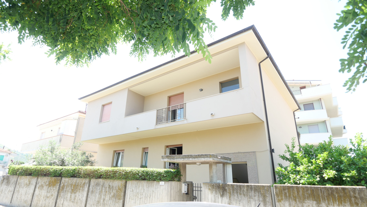 3 Stanze da Letto Stanze da Letto, ,2 BathroomsBathrooms,Appartamento - attici - mansarde,In Vendita,1501